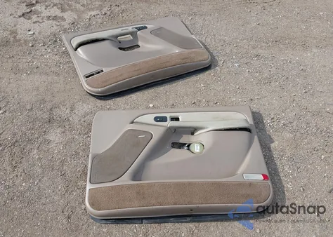 2003 Chevrolet Tahoe Lt из США, поврежденный, VIN 1GNEC13Z63R307869